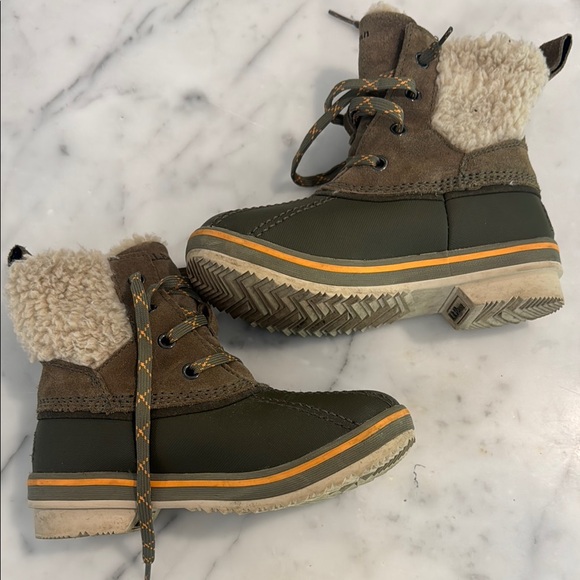 L.L. Bean Olive and Tan Boots with Shearling Liner - Picture 5 of 6